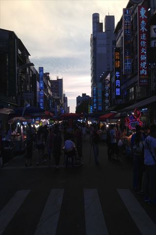 【アクセス】台湾・高雄の六合夜市への行き方